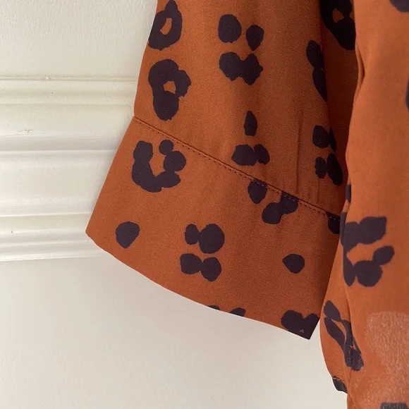 Carly Jean Los Angeles Lennox Leopard Print Rust Blouse - Size Large - Picture 6 of 7